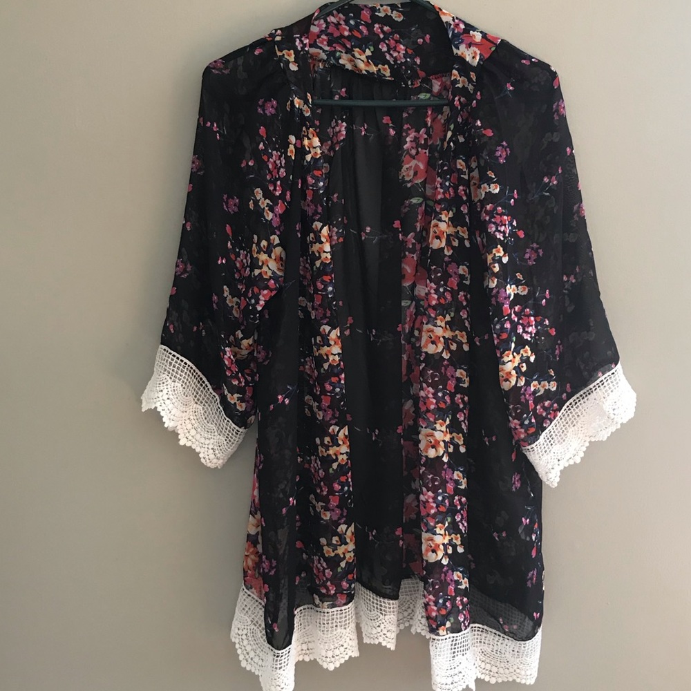 Black Floral Kimono